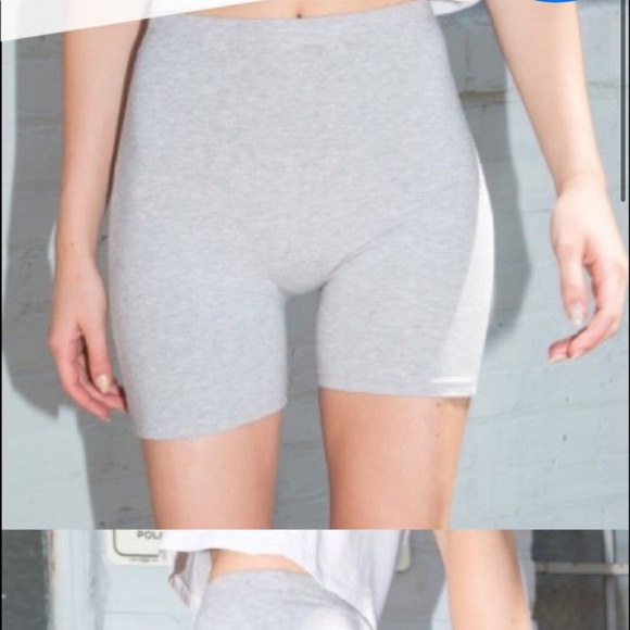 Brandy Melville shorts - Picture 3 of 3
